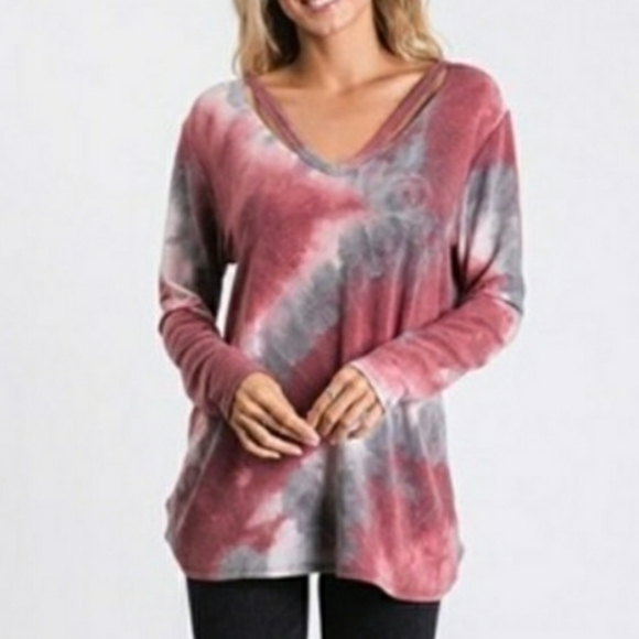 Tie Dye V-Neck Top - Picture 5 of 5